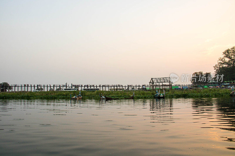 缅甸:日落时分的U Bein桥